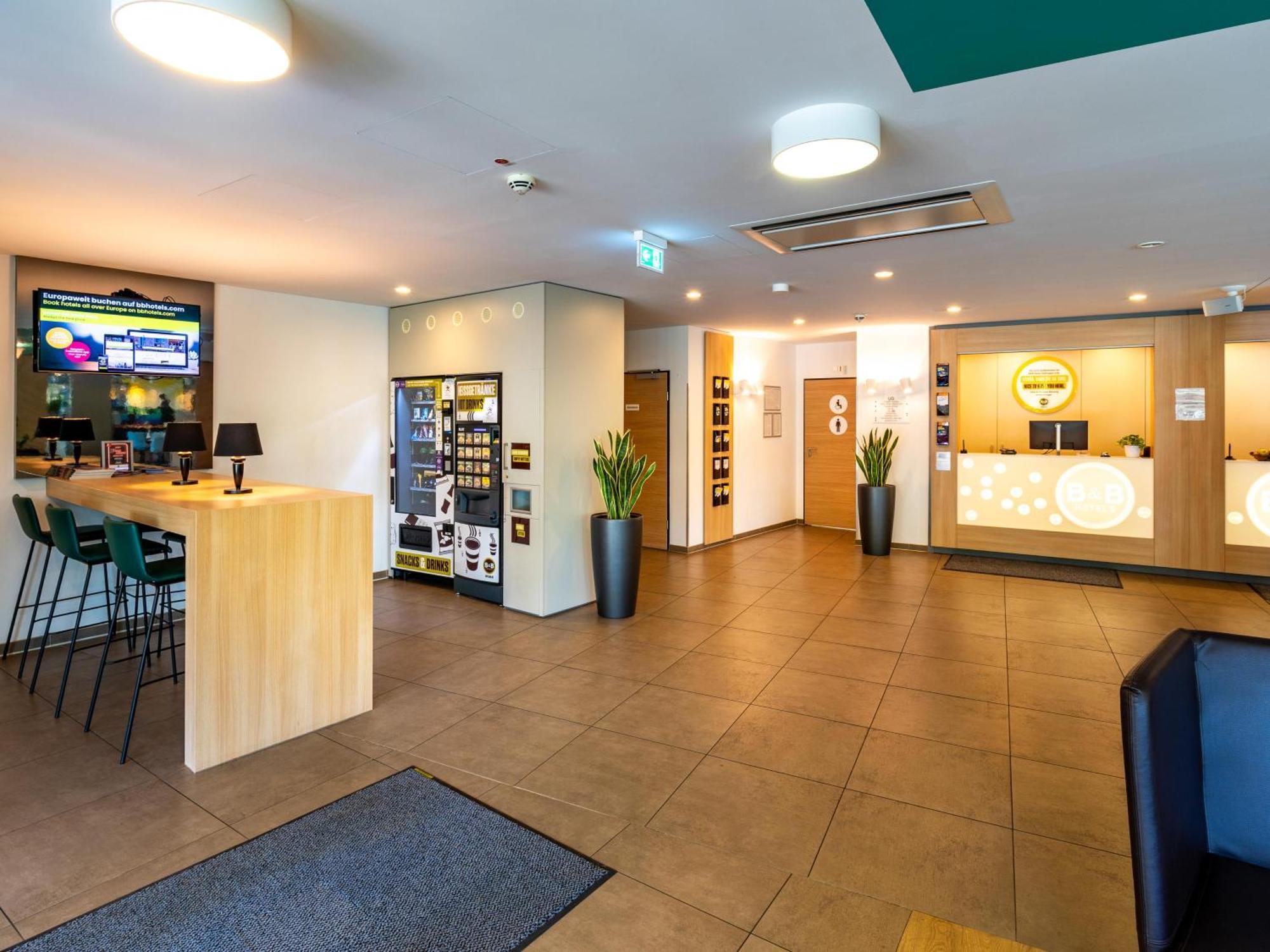 B&B Hotel Goettingen-City Экстерьер фото